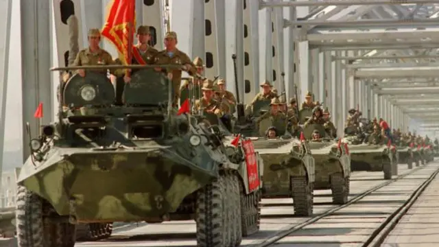 Tháng 5/1988: Quân Liên Xô rút khỏi Afghanistan sau gần một thập niên chiến đấu