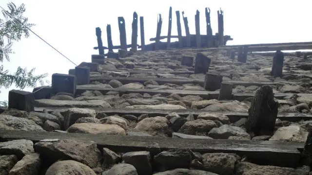 اب تک لگائے جانے والے تخمینے کے مطابق دیر بالا میں مکمل طور پر تباہ ہونے والے مکانات کی تعداد 1200 ہے جبکہ 2500 کو جزوی نقصان پہنچا ہے