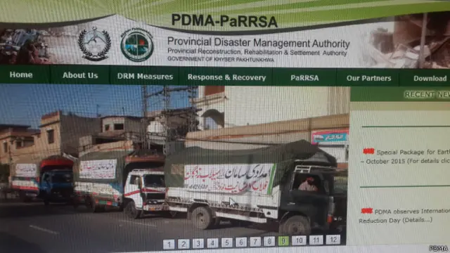 پی ڈی ایم اے کی ویب سائٹ پر موجود تصاویر میں سیلاب متاثرین کے لیے امداد لے جانے والی تنظیمیوں میں فلاح انسانیت فاؤنڈیشن نمایاں دکھائی دے رہی ہے(فائل فوٹو)
