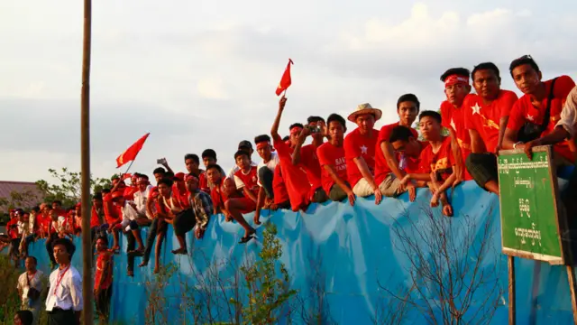 缅甸大选在即 反对派盛大集会