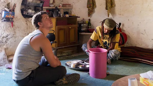 Пока на пустыню не упала тьма, надо позаботиться об ужине