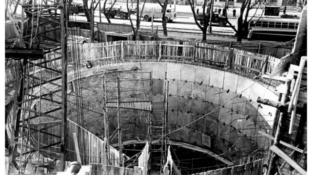 Строительство станции метро "Арсенальная"