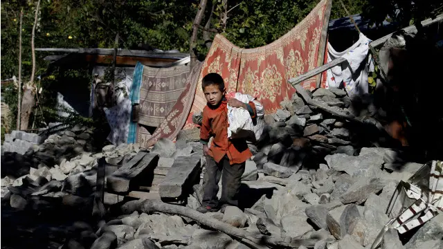 Pirs Entoni pornkopini oqidi