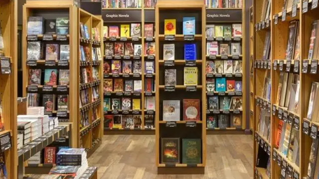 La gran mayoría de los libros han recibido cuatro estrellas o más por los lectores en Amazon.