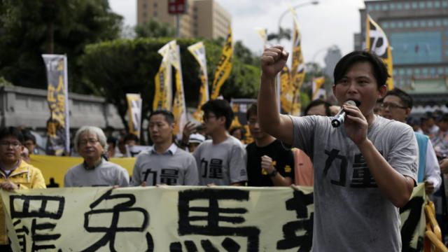 「習馬會」消息已在台灣島內引發抗議活動。