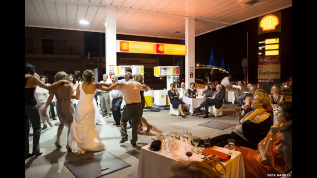 البحر المتوسط - استمرار الرجل. نيك هانيس