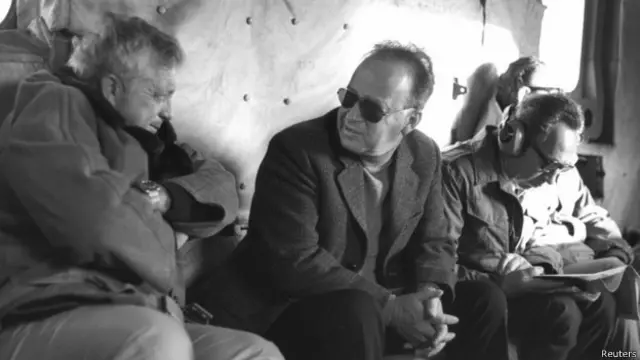 رابين وشارون على الجبهة