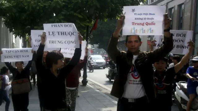 河内周二（11月3日）出现抗议。