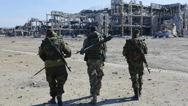 Порошенко прогнозировал, что если донецкий аэропорт попадет под контроль сепаратистов, "враг будет в Борисполе, Гостомеле или Львове"