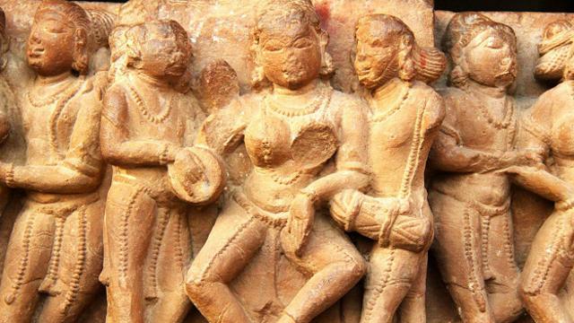 Индийские храмы любви, или Кама-сутра в камне - РУКИ-В-БОКИ