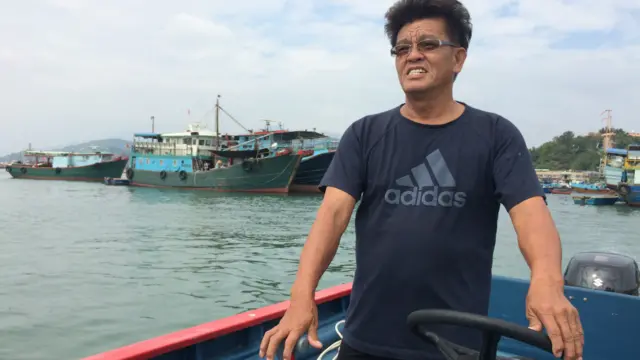 何華喜是香港長州人,打漁已三十多年。