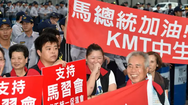 也有台灣團體示威支持「馬習會」。