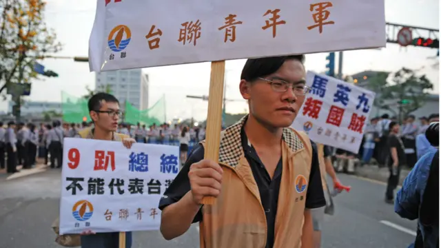 這些各個地點的抗議者在被警方遠遠隔開下，都沒有遭遇到馬英九及其車隊。