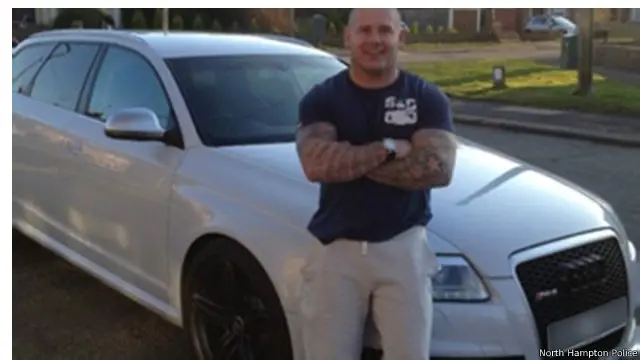 په یوه وېډیو کې شان ډیویس لیدل کېږي چې په یوه ساعت کې خپل موتر ۳۰۹ کیلومتره ځغلوي