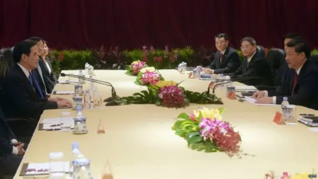 Pertemuan berlangsung di wilayah netral di sela-sela kunjungan kenegaraan Presiden Xi Jinping ke Singapura. 