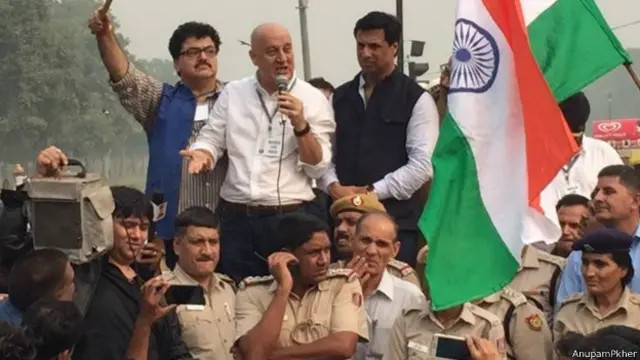 انوپم کھیر نے گذشتہ دنوں دہلی میں اظہار رائے کی آزادی پر جلوس نکالا تھا