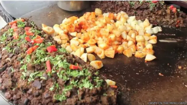 اس دستاویزی فلم میں بھارت میں ذات کے نظام اور کھانوں کی عادات کو دکھایا گیا ہے