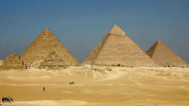 قرونِ وسطیٰ میں لوگوں نے اس کہانی میں قحط کے حوالے سے اہرام کا ذکر بھی کرنا شروع کر دیا تھا 