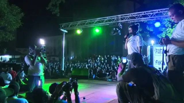 سادت أجواء احتفالية مدينة فريتاون لإعلان سيرا ليون "خالية من إيبولا" 