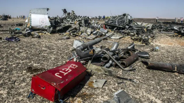 Фрагменты российского самолета А321