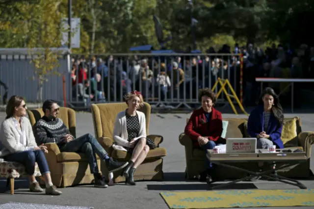 Журналисты "Рустави-2" в живом эфире