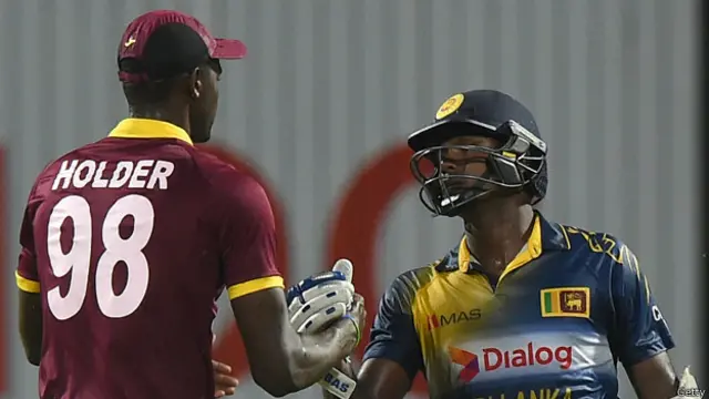 سنیچر کو کھیلے جانے والے اس میچ میں سری لنکا نے ٹاس جیت کر ویسٹ انڈیز کو پہلے بیٹنگ کرنے کی دعوت دی تھی