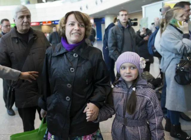 Возвращающиеся из Египта российские туристы в аэропорту "Домодедово" 7 ноября 2015 года