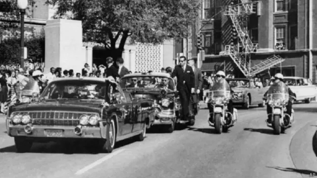 Presiden AS John F Kennedy tewas ditembak di Kota Dallas, November 1963.