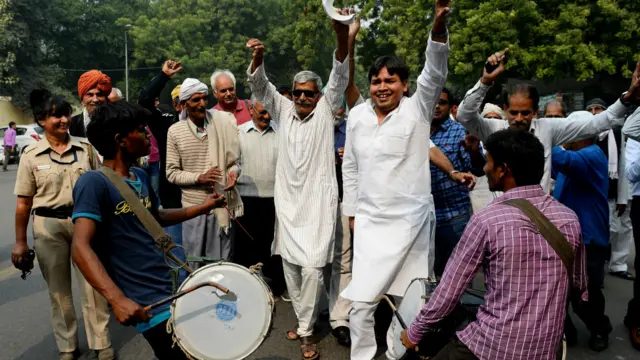 لالو پرساد کی پارٹی کو سب سے زیادہ سیٹیں حاصل ہوتی نظر آ رہی ہیں۔ انھوں نے پریس کانفرنس سے خطاب کرتے ہوئے بہار کی عوام کا شکریہ ادا کیا ہے