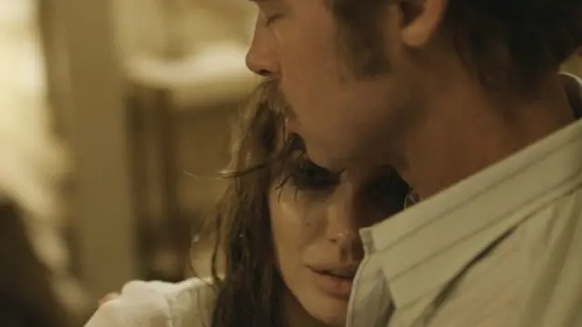 "By the Sea" filmi qəhrəmanların travmanın öhdəsindən gəlməsini əks etdirir