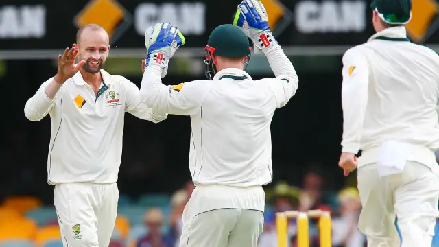 ناتھن لیون نے دو وکٹیں حاصل کیں