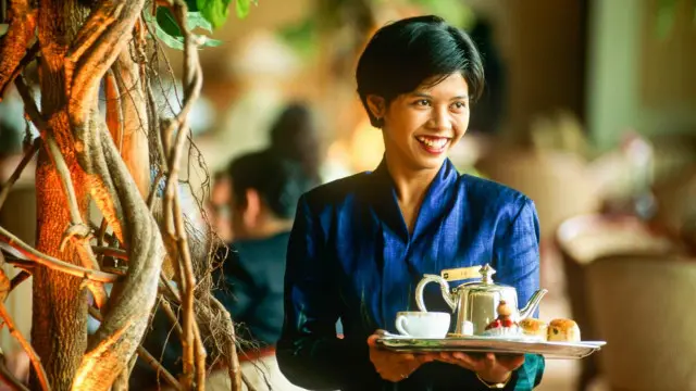 مناقشات الأعمال في إندونيسيا تتطلب تناول الكثير من أكواب الشاي 