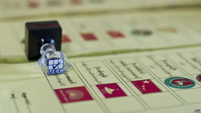 ဧရာဝတီတိုင်း၊ ဟင်္သာတ ခရိုင်မှာ ကြံ့ခိုင်ရေး ပါတီက နေရာ အားလုံးနီးပါး ရှုံးတယ်လို့ ဆို။