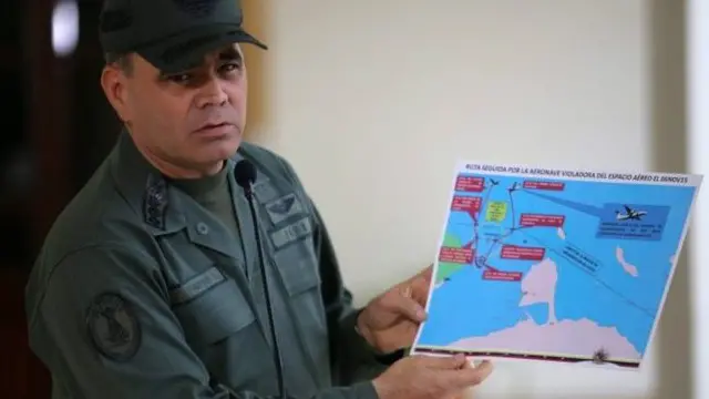 أصر وزير الدفاع الفنزويلي، فلاديمر بادرينو على أن الطائرة هي طائرة أمريكية على الرغم من نفي واشنطن