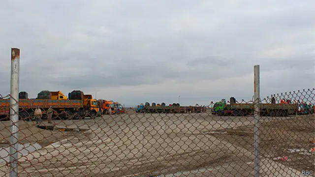 کندوز چې تر ډېره یې افغانان د غلو دانو او کرنې یوه مړه سیمه ګڼي، د سوداګرۍ او ټرانزیټ برخه یې د پام وړه ده.