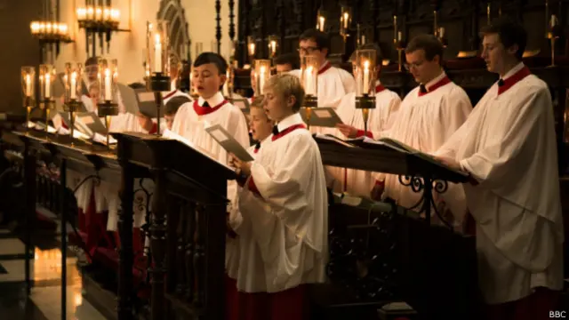 BBC每年都会录制并向全世界播放剑桥大学国王学院每年一次的盛事——九篇读经与圣诞颂歌庆典（A Festival of Nine Lessons and Carols）