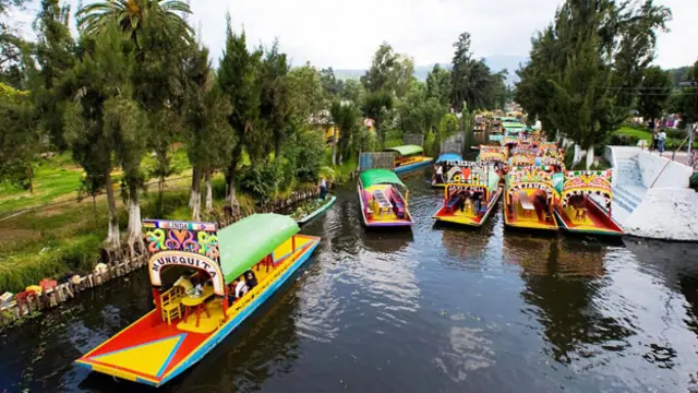  索兹米哥（Xochimilco）的船（图片来源：Luis Acosta/AFP/Getty）