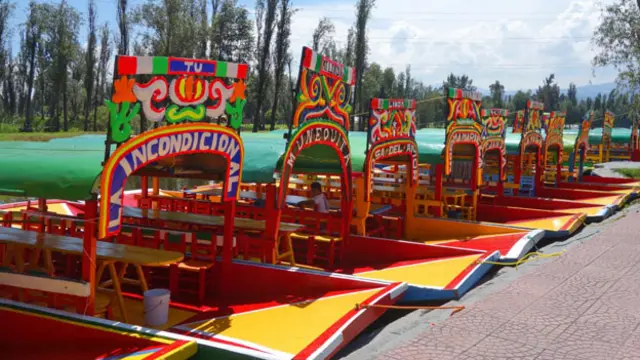  Ttrajinera船在等待游客（图片来源：Laura Kiniry）