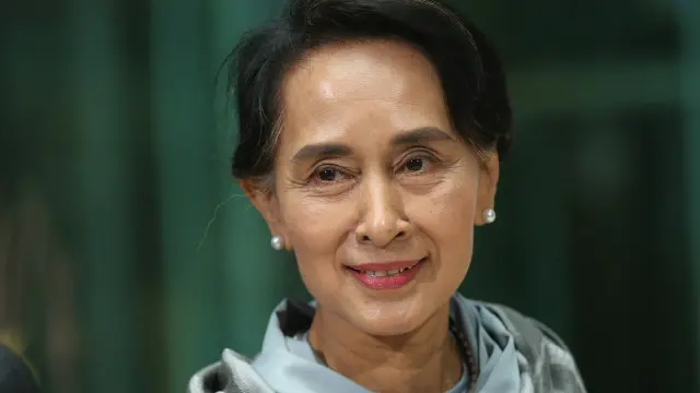 Bà Aung San Suu Kyi đã nói bà sẽ là lãnh tụ trên thực tế của Myanmar