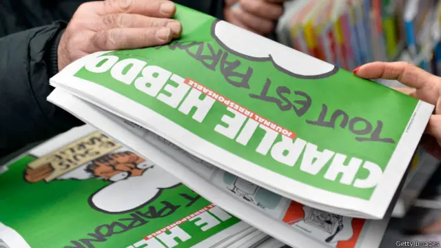 چارلی ایبڈو کو پیغمبر اسلام کے خلاف خاکے شائع کرنے پر تنقید کا نشانہ بنایا گیا