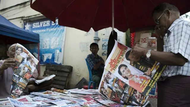 مردم میانمار برای نخستین بار پس از چندین دهه از چشم انداز زندگی در نظامی دموکراتیک برخوردار شده‌اند