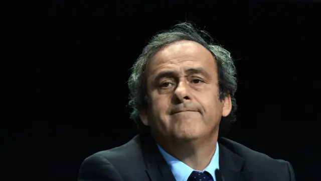 فٹبال کی عالمی تنظیم فیفا کی ضابطۂ اخلاق کمیٹی نے اکتبوبر میں تنظیم کے صدر سیپ بلیٹر اور مائیکل پلیٹینی کو بدعنوانی کے الزامات کے تحت 90 دن کے لیے معطل کیا تھا