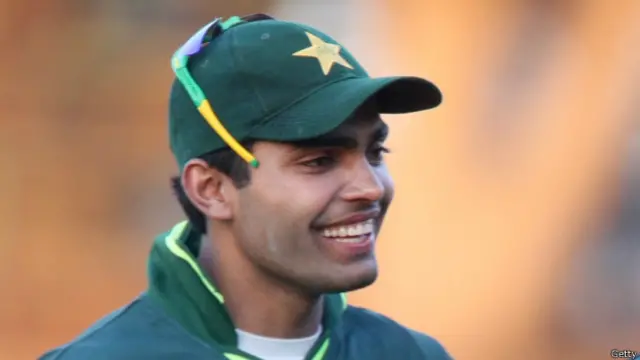 عمراکمل ماضی میں بھی متعدد مرتبہ مختلف تنازعات کی وجہ سے شہ سرخیوں میں رہے ہیں