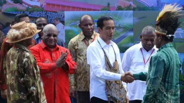 Presiden Jokowi saat mengunjungi Papua, Mei lalu, menjanjikan membuka Papua bagi jurnalis asing.