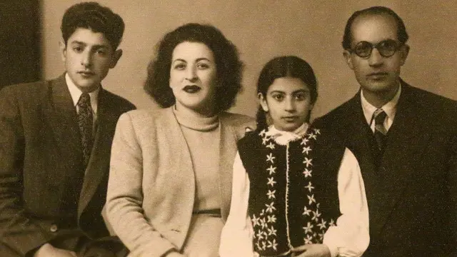 خالقی همراه با همسرش، ایران و فرزندانش، فرهاد و گلنوش