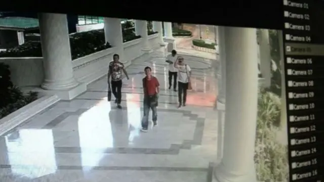 阿海失踪后,进入他公寓想帶走他电脑的四名男子