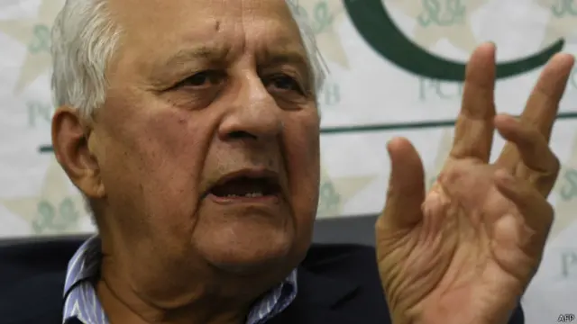 شہریار خان دبئی میں پاکستان اور انگلینڈ کے درمیان کھیلے گئے ایک روزہ میچ کے لیے دبئی گئے تھے