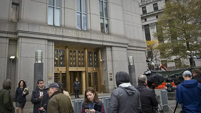 Ambos quedaron detenidos sin fianza a la espera de volver a comparecer ante el juez el 18 de noviembre.