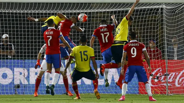 Jugada del partido Chile Colombia
