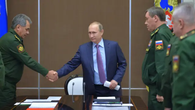 克林姆林宫发言人佩斯科夫（Dmitry Peskov）表示，“确实，有些机密资料出现在了镜头当中，所以后来被删除”。